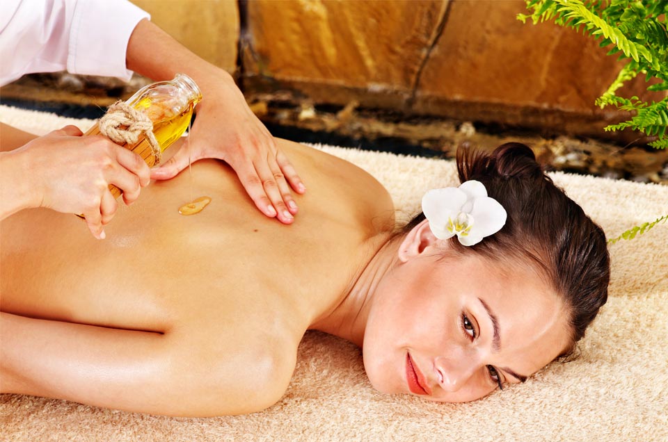 10 Great Benefits of Abhayanga Oil Massage