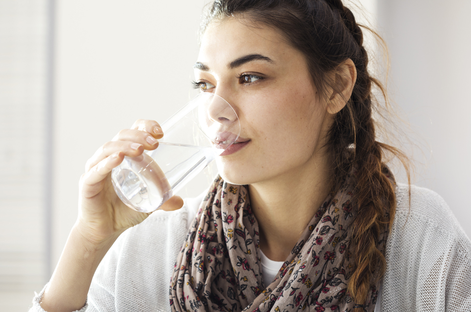 4 Reasons Why You Should Switch To Drinking Lukewarm Water Every Day